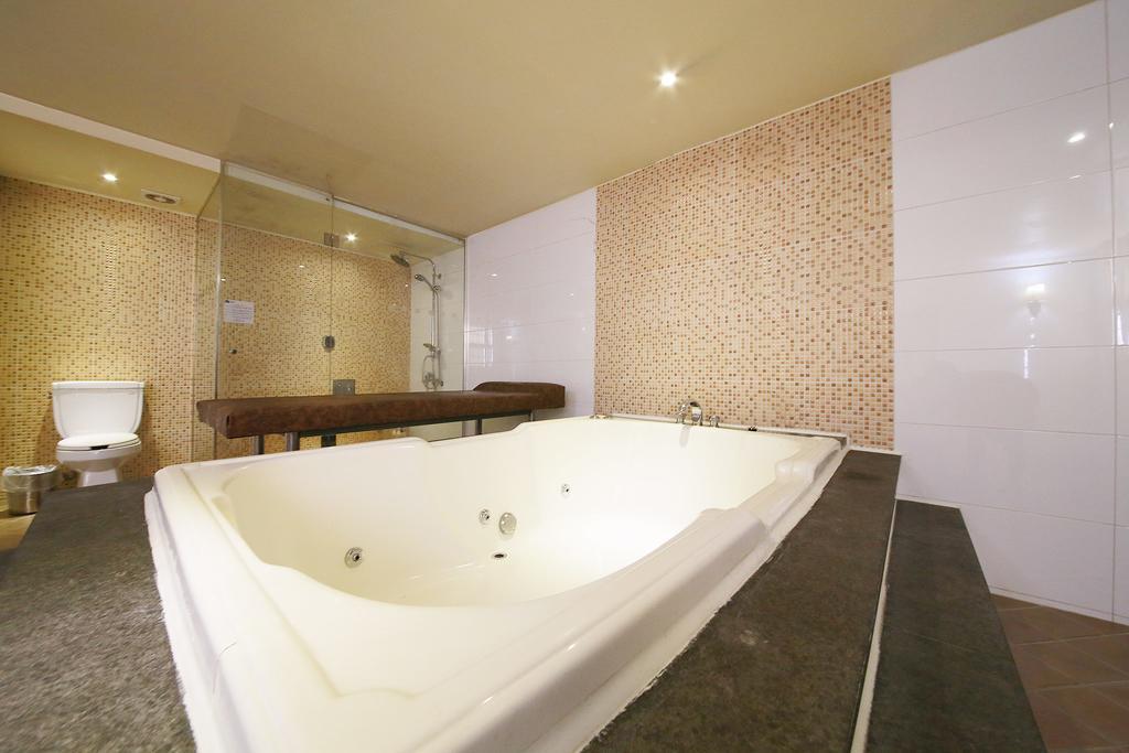 Hotel Diamond Suwon Buitenkant foto